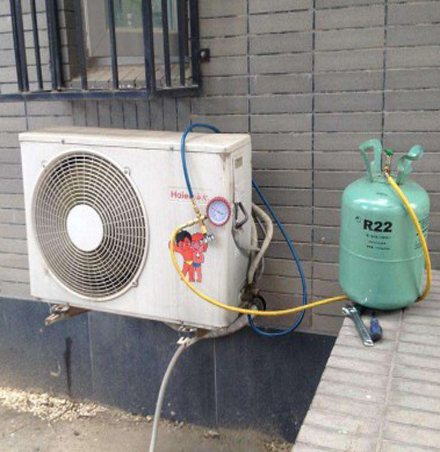 站前空调加氟